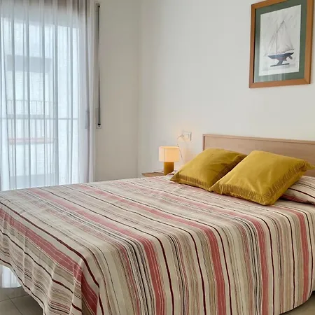 Mestral 2-5 * L' Escala